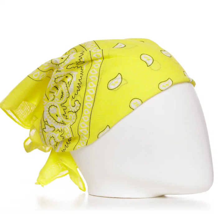 Bandana tip batic patrat cu imprimeu alb pe fond galben